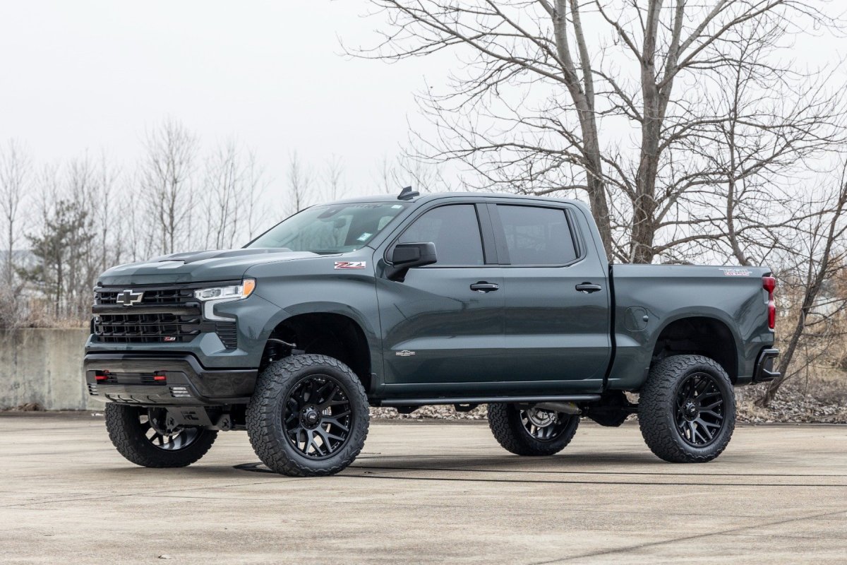GMC Sierra 1500 Suspension Lift Kit - Rough Country - 4 Inch Lift Kit | AT4/Trailboss | N3 Struts - 2025+